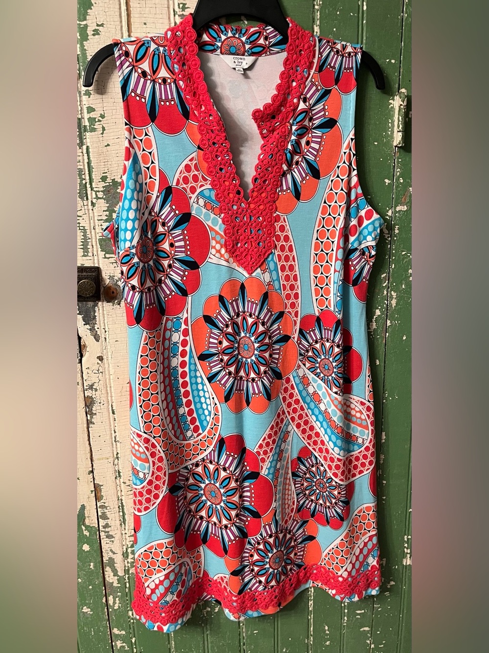Crown &Ivy Sleeveless Crochet-Trim Floral Print Tunic - Red & Aqua Size PL